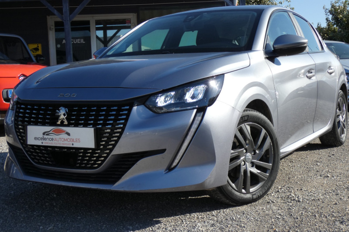 PEUGEOT 208
