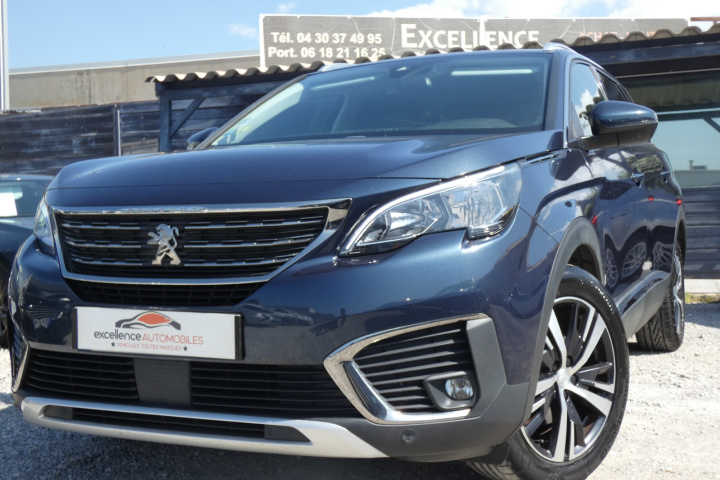 PEUGEOT 5008