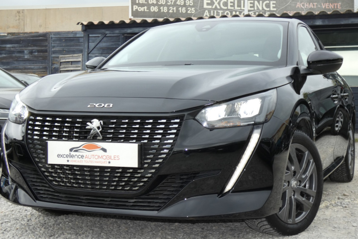 PEUGEOT 208