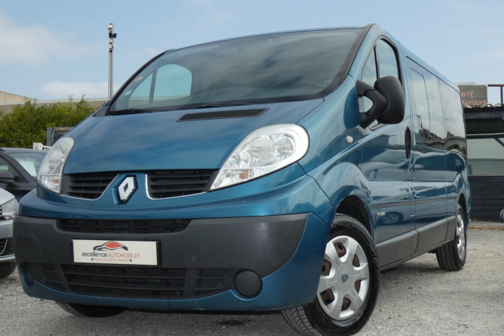 RENAULT TRAFIC PASSENGER